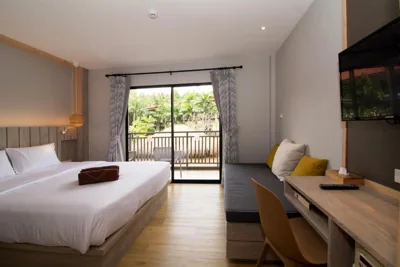 Chambre double ou lits jumeaux Comfort (2 adultes + 1 enfant) — Baan Karon Resort